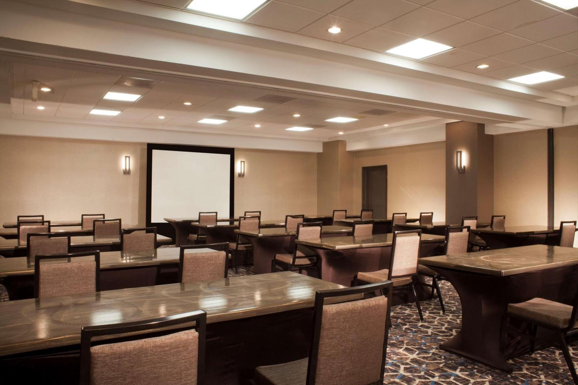 Embassy Suites By Hilton Houston Near The Galleria Dış mekan fotoğraf